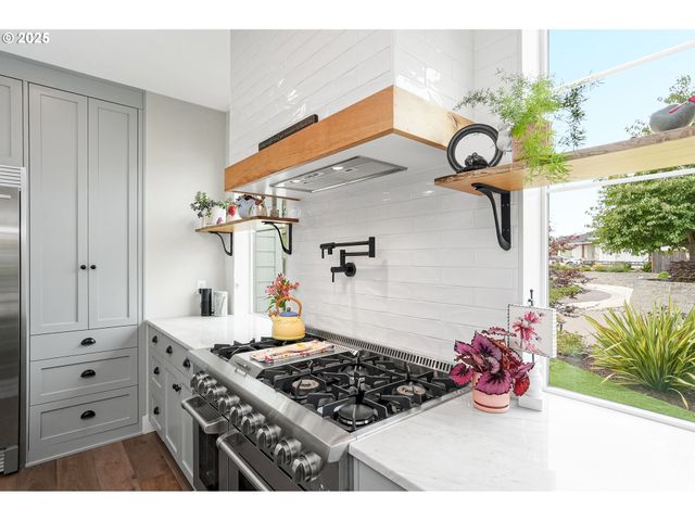 4109 ILLAHE RIVER Ct S, Salem, OR 97302