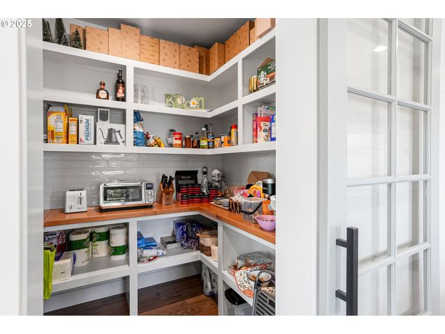 4109 ILLAHE RIVER Ct S, Salem, OR 97302