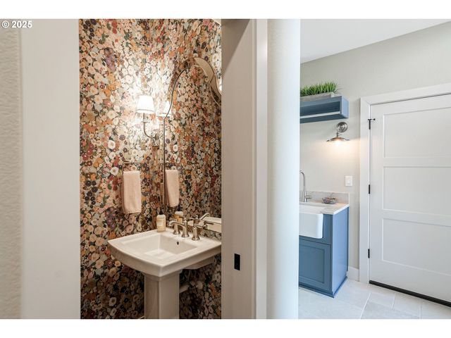 4109 ILLAHE RIVER Ct S, Salem, OR 97302