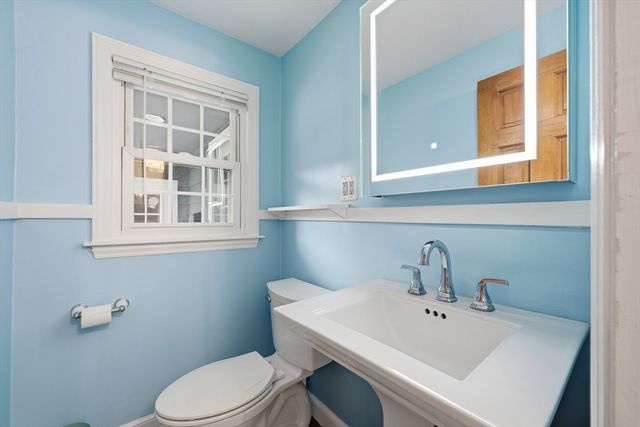 15 Lowell Ave, Holden, MA 01520