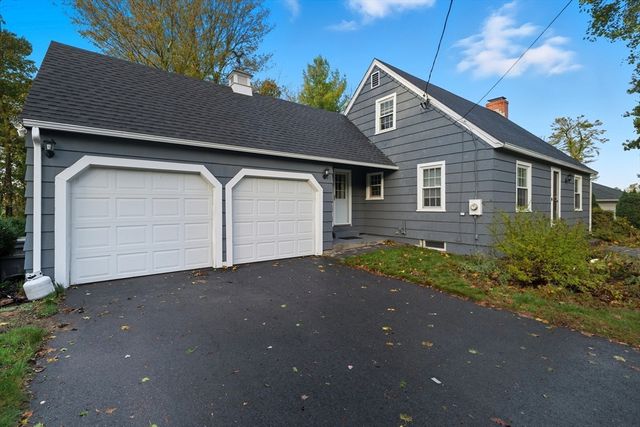 15 Lowell Ave, Holden, MA 01520