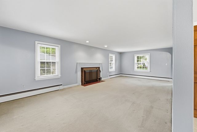 15 Lowell Ave, Holden, MA 01520