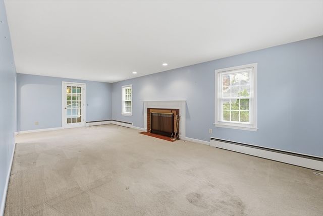15 Lowell Ave, Holden, MA 01520