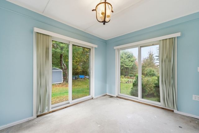 15 Lowell Ave, Holden, MA 01520