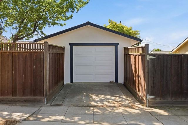 1051 Manhattan Court, Sunnyvale, CA 94087
