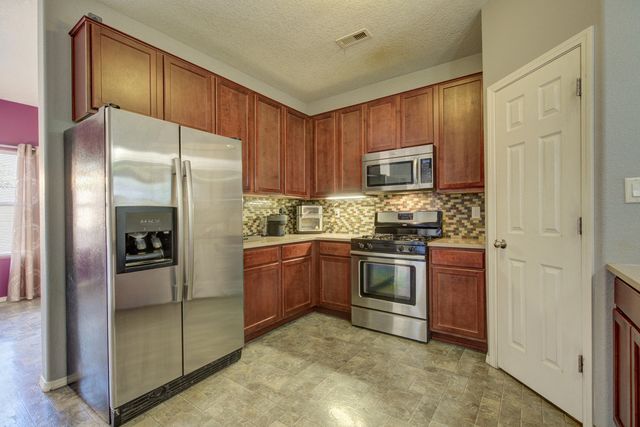 5679 Cold Creek Avenue NW, Albuquerque, NM 87114