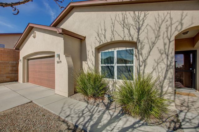 5679 Cold Creek Avenue NW, Albuquerque, NM 87114