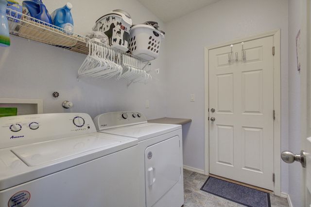 5679 Cold Creek Avenue NW, Albuquerque, NM 87114