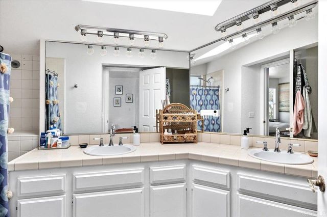 668 Westlake Street, Encinitas, CA 92024