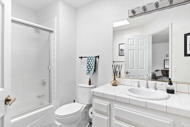 668 Westlake Street, Encinitas, CA 92024