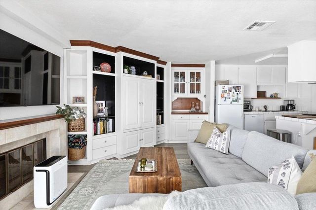 668 Westlake Street, Encinitas, CA 92024