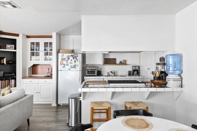 668 Westlake Street, Encinitas, CA 92024