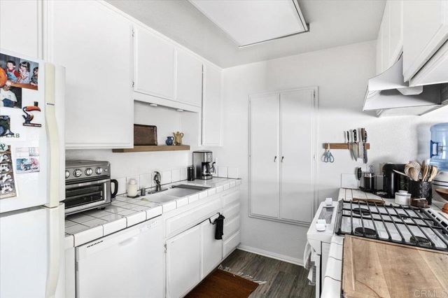 668 Westlake Street, Encinitas, CA 92024
