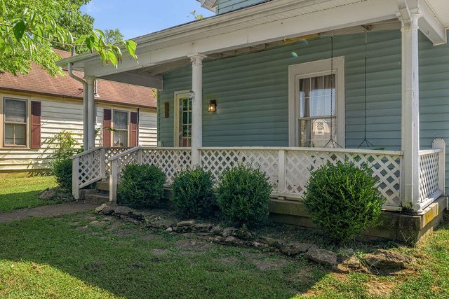237 W Higgins Street, Midway, KY 40347