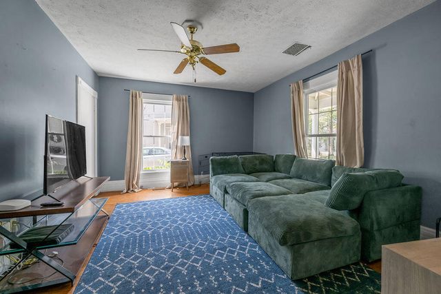 237 W Higgins Street, Midway, KY 40347