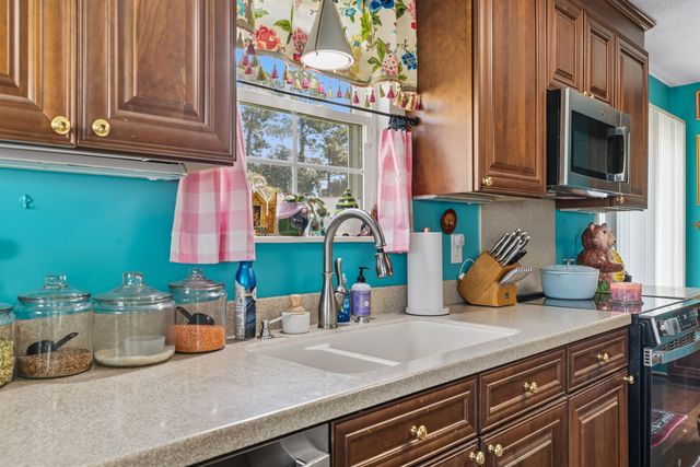 1101 Fox Sparrow Dr., Murrells Inlet, SC 29576
