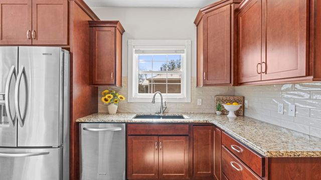 4806 FORUM BLVD, Columbia, MO 65203