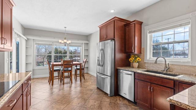 4806 FORUM BLVD, Columbia, MO 65203