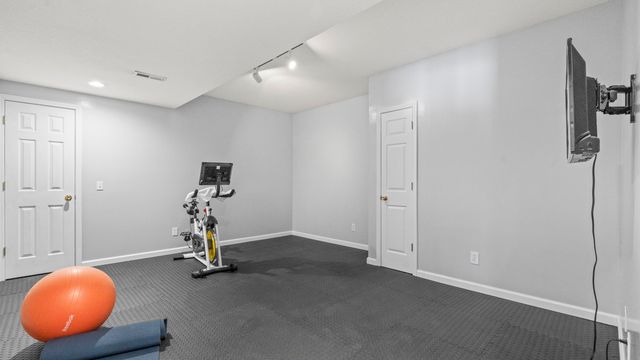 4806 FORUM BLVD, Columbia, MO 65203