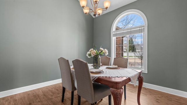 4806 FORUM BLVD, Columbia, MO 65203