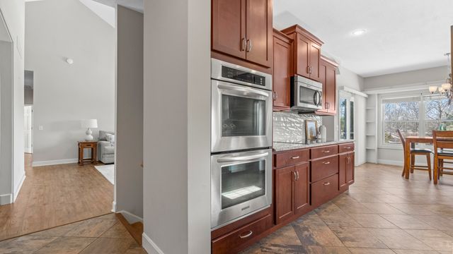 4806 FORUM BLVD, Columbia, MO 65203