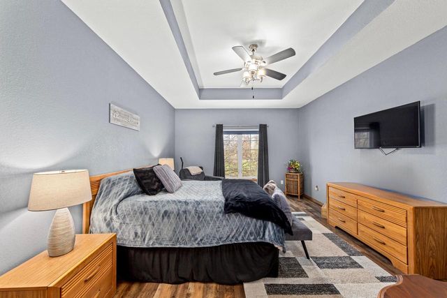 2804 Glen Ivy DRIVE, West Bend, WI 53090