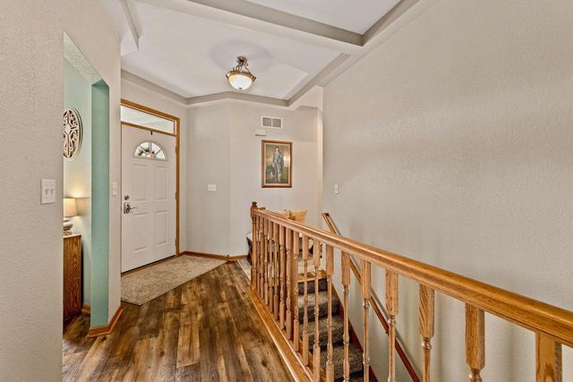 2804 Glen Ivy DRIVE, West Bend, WI 53090
