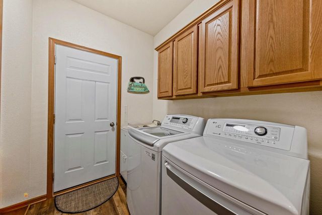 2804 Glen Ivy DRIVE, West Bend, WI 53090