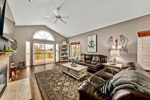 2804 Glen Ivy DRIVE, West Bend, WI 53090
