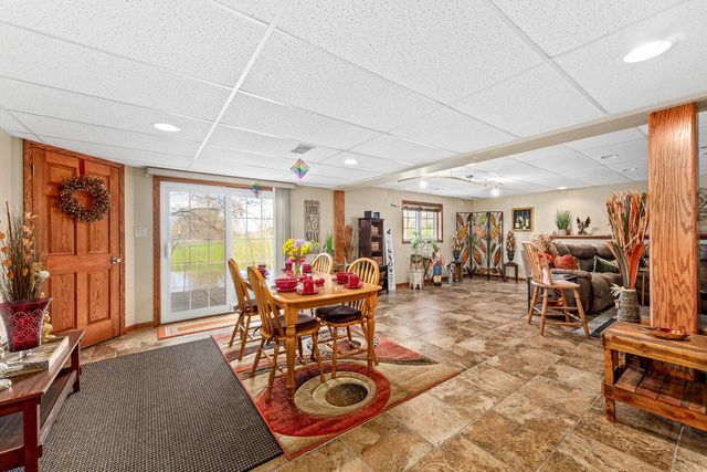 2804 Glen Ivy DRIVE, West Bend, WI 53090