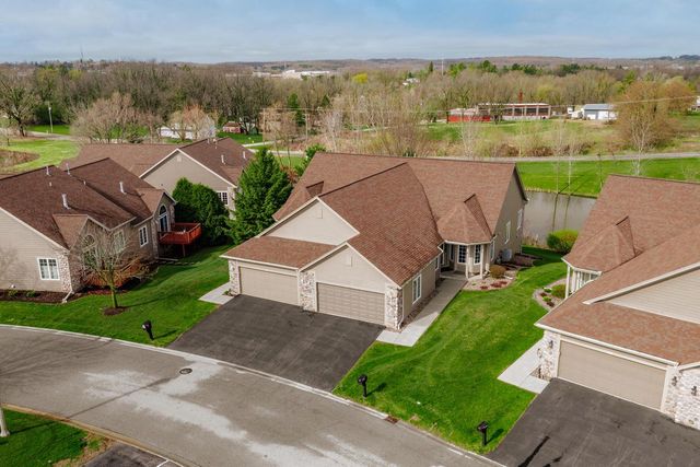 2804 Glen Ivy DRIVE, West Bend, WI 53090