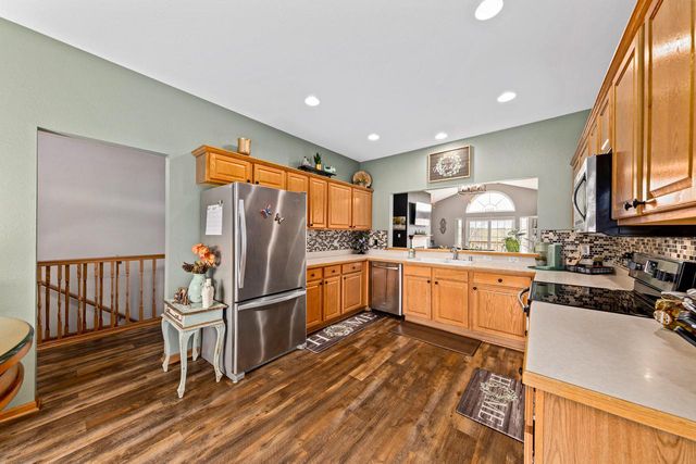 2804 Glen Ivy DRIVE, West Bend, WI 53090