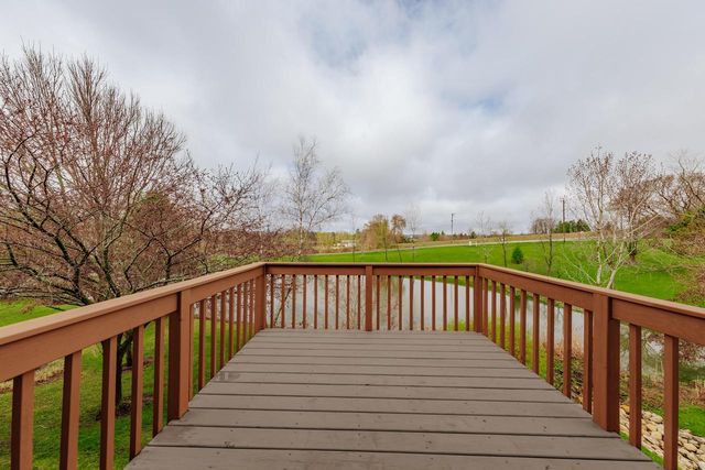 2804 Glen Ivy DRIVE, West Bend, WI 53090