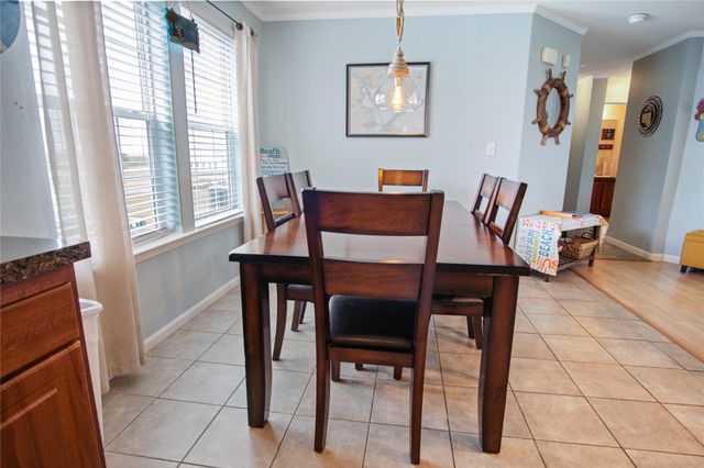 983 Driftwood Drive, Crystal Beach, TX 77650
