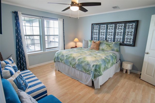 983 Driftwood Drive, Crystal Beach, TX 77650