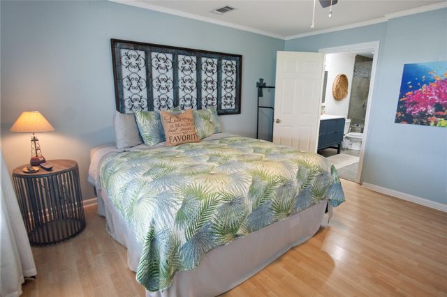 983 Driftwood Drive, Crystal Beach, TX 77650