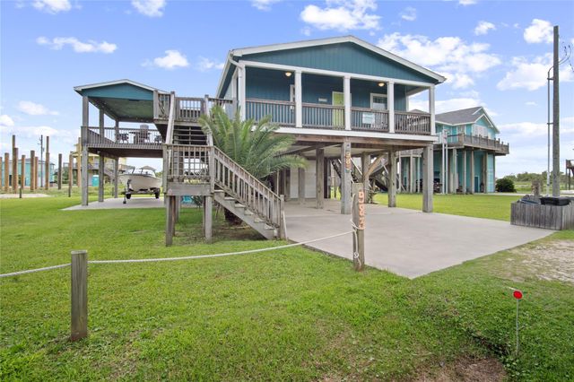 983 Driftwood Drive, Crystal Beach, TX 77650