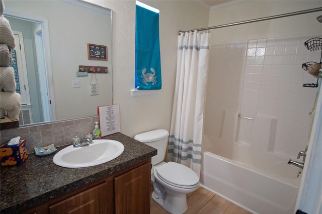 983 Driftwood Drive, Crystal Beach, TX 77650