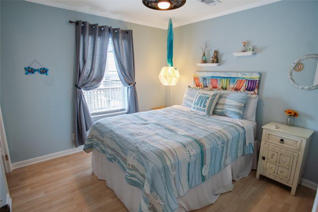 983 Driftwood Drive, Crystal Beach, TX 77650