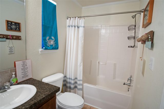 983 Driftwood Drive, Crystal Beach, TX 77650