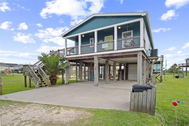 983 Driftwood Drive, Crystal Beach, TX 77650