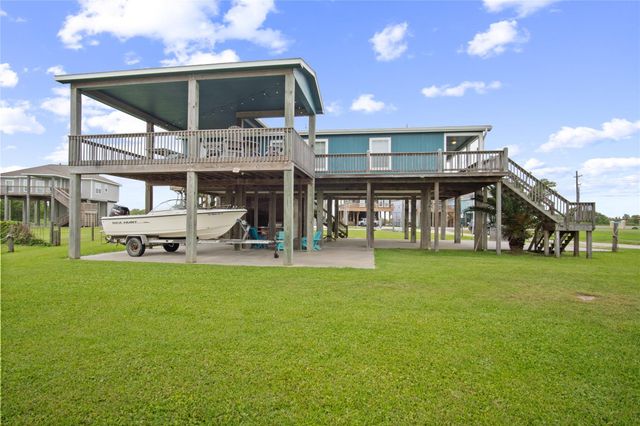 983 Driftwood Drive, Crystal Beach, TX 77650