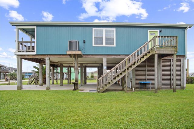 983 Driftwood Drive, Crystal Beach, TX 77650