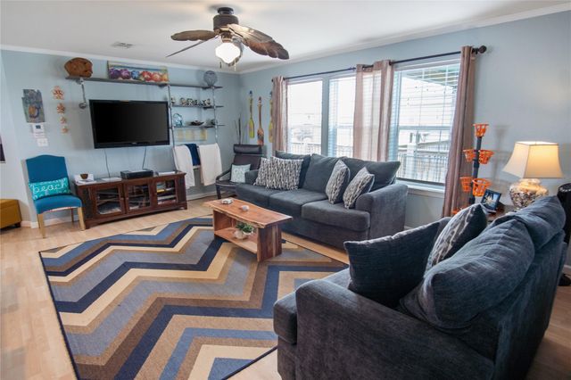 983 Driftwood Drive, Crystal Beach, TX 77650
