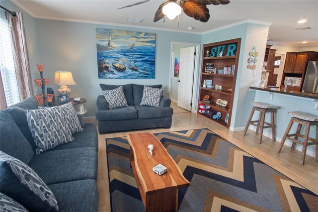 983 Driftwood Drive, Crystal Beach, TX 77650