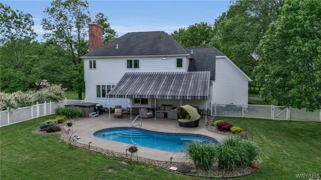 165 Schwartz Road, Lancaster, NY 14086