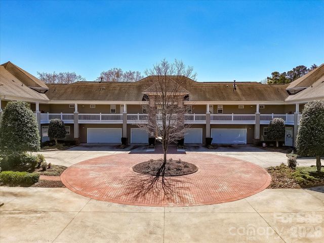 8665 Edinburgh Square Drive, Cornelius, NC 28031