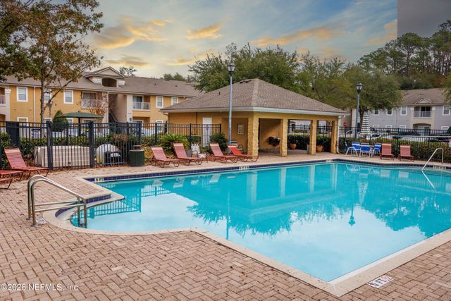 6070 MAGGIES Circle 105, Jacksonville, FL 32244