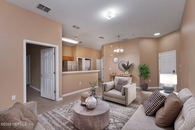 6070 MAGGIES Circle 105, Jacksonville, FL 32244