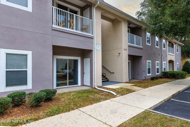 6070 MAGGIES Circle 105, Jacksonville, FL 32244